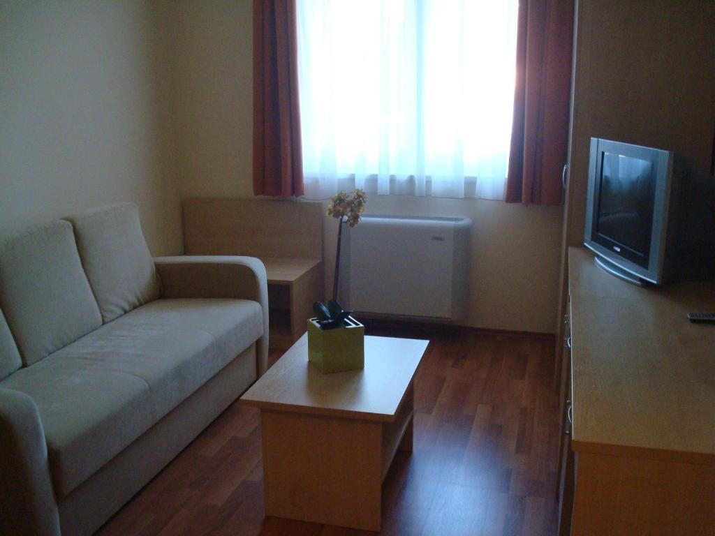 Carpe Diem Apartment Hajduszoboszlo Room photo