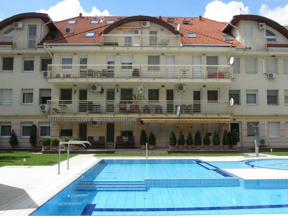 Carpe Diem Apartment Hajduszoboszlo Exterior photo